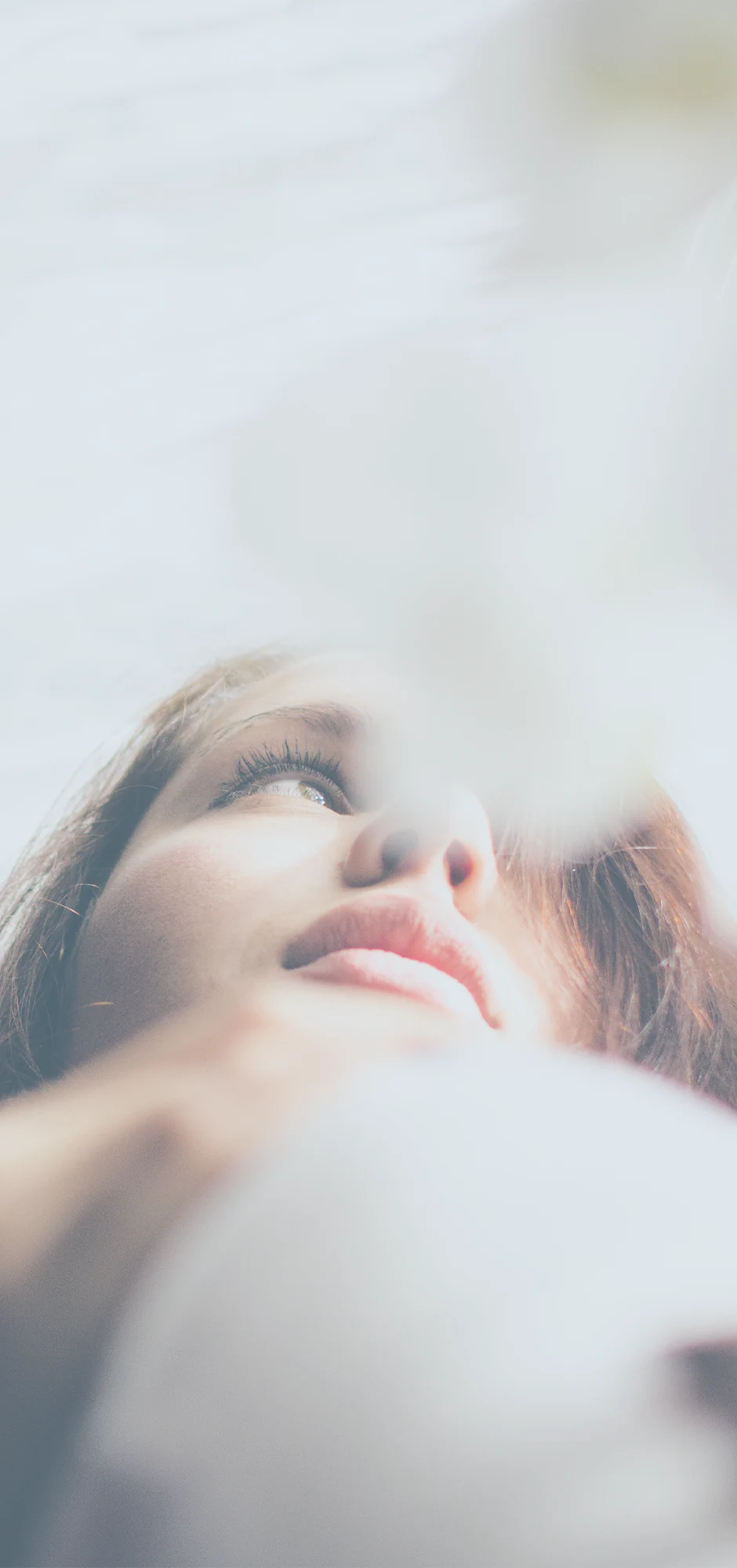 Foto de la página web de Noboli para la sección de mente. Una persona mirando.