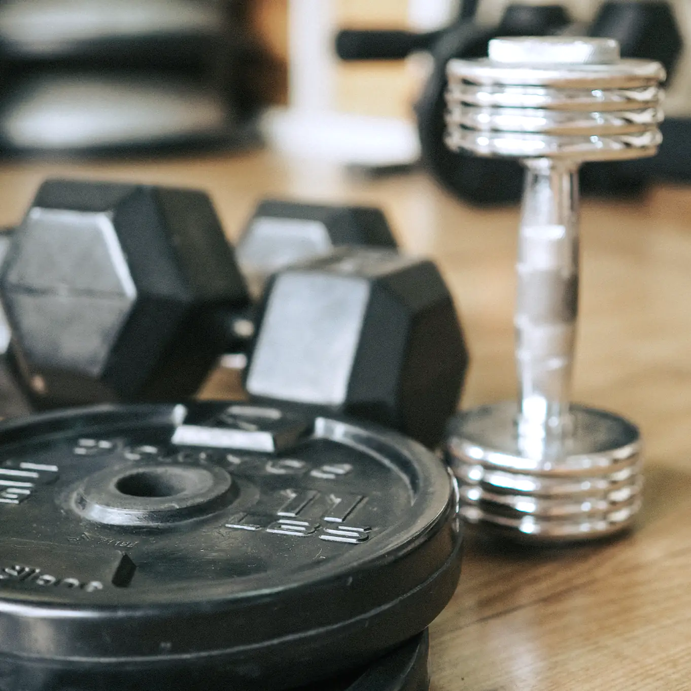 Foto de la página web de Noboli para la sección funcional. Unas mancuernas.